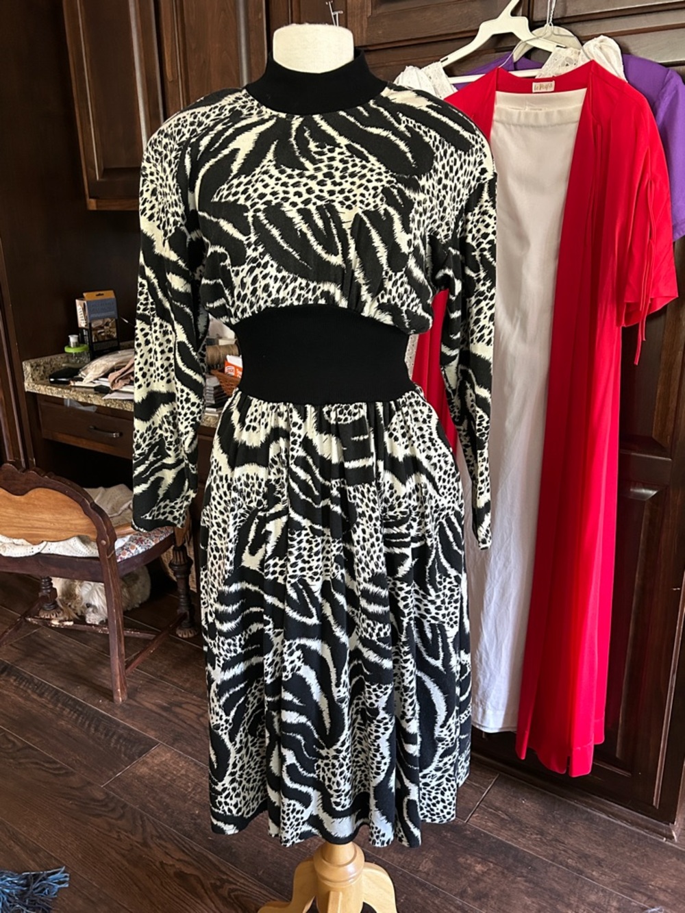 1980’s Choon Sz M Black and White Animal Print Long Sleeve Midi Dress